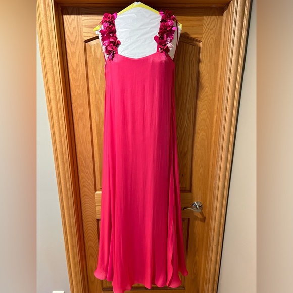 Badgley Mischka Collection
Floral Beaded-Strap Overlay Gown size 6 - Picture 7 of 12